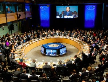 Θρίλερ με τη συμμετοχή του Ταμείου στο ελληνικό πρόγραμμα: Το Βερολίνο «πετάει έξω» το ΔΝΤ